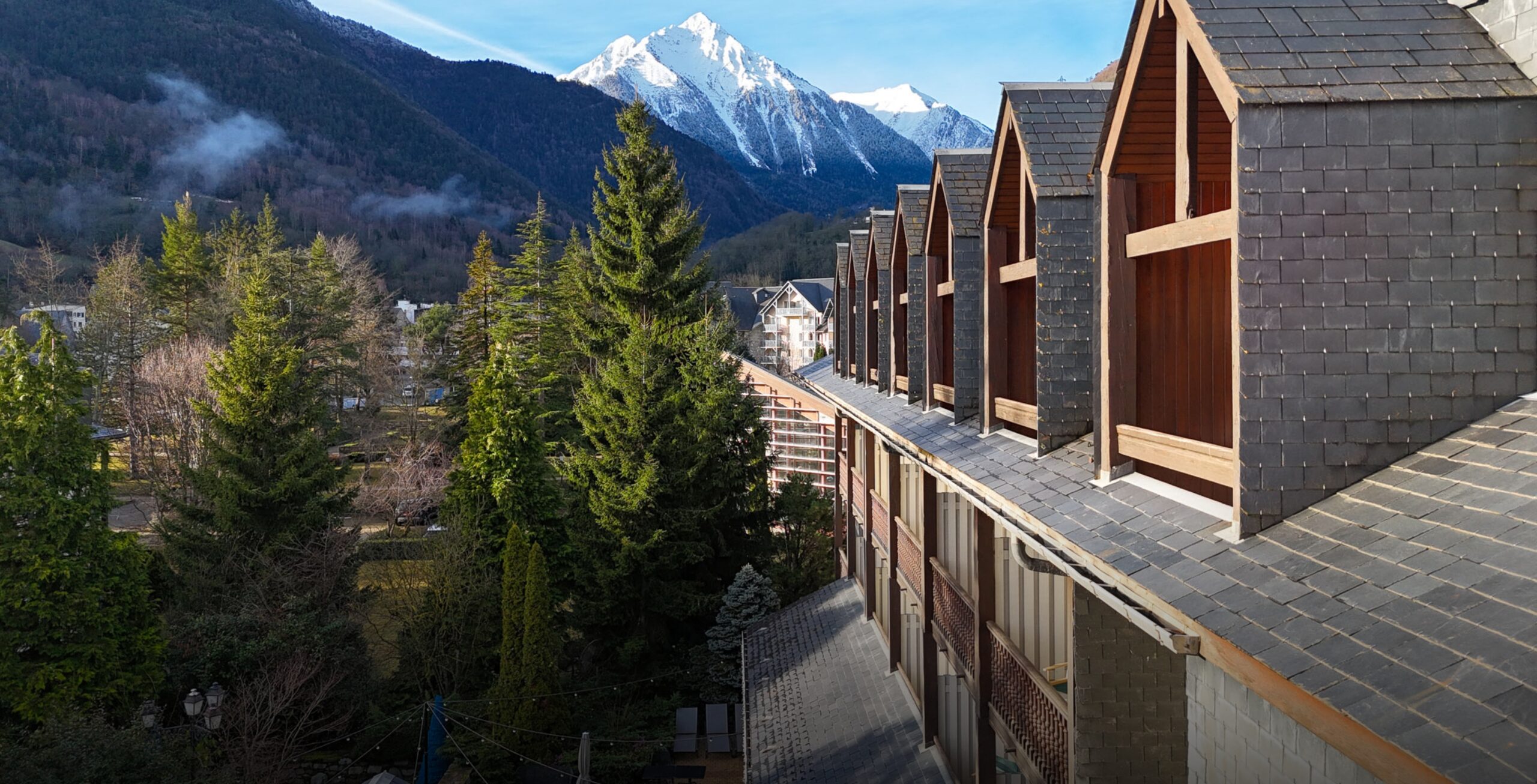 Mercure-Saint-Lary-accueil-hotel@2x
